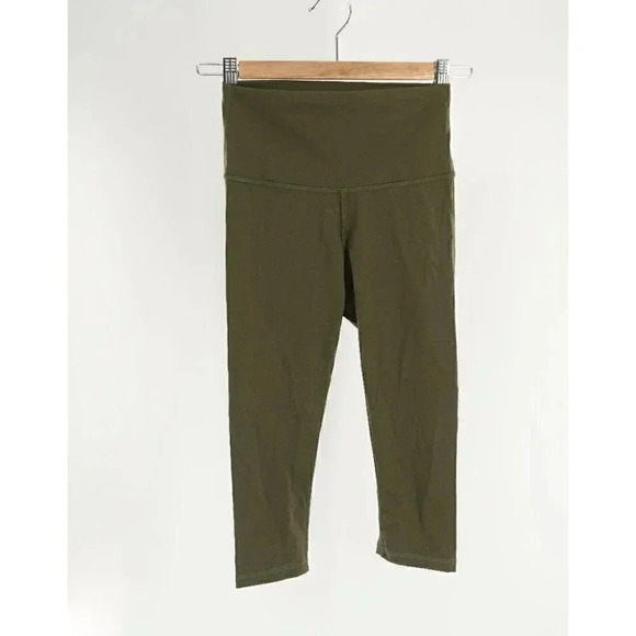 Everlane The Perform Cropped Legging Dark Olive  | XS - Picture 2 of 5